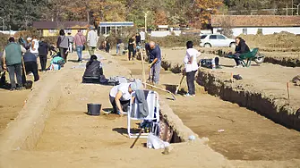 В разгара са спасителни археологически проучвания по трасето на скоростния път Мездра - Ботевград
