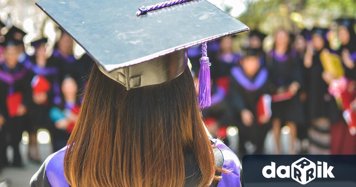 Намалява безработицата сред младите висшисти. Вече тя е под 2%,