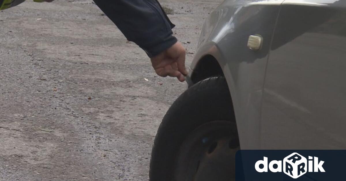 Криминалисти от участък Надежда“ и РУ-Сливен са задържали четири малолетни