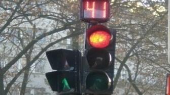 Светофарът до централния пазар в Сливен няма да работи няколко