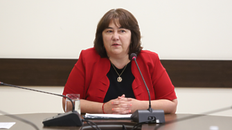 Според служебния финансов министър Росица Велкова прекрояването на държавния бюджет