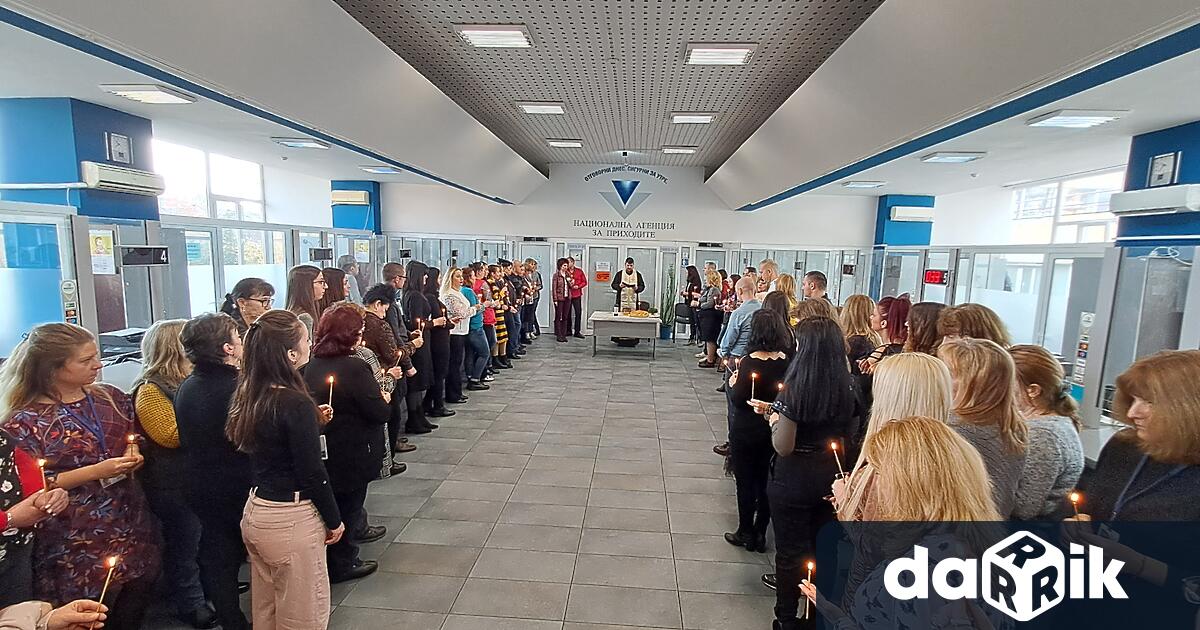С молебен за здраве и успех започна професионалният празник на