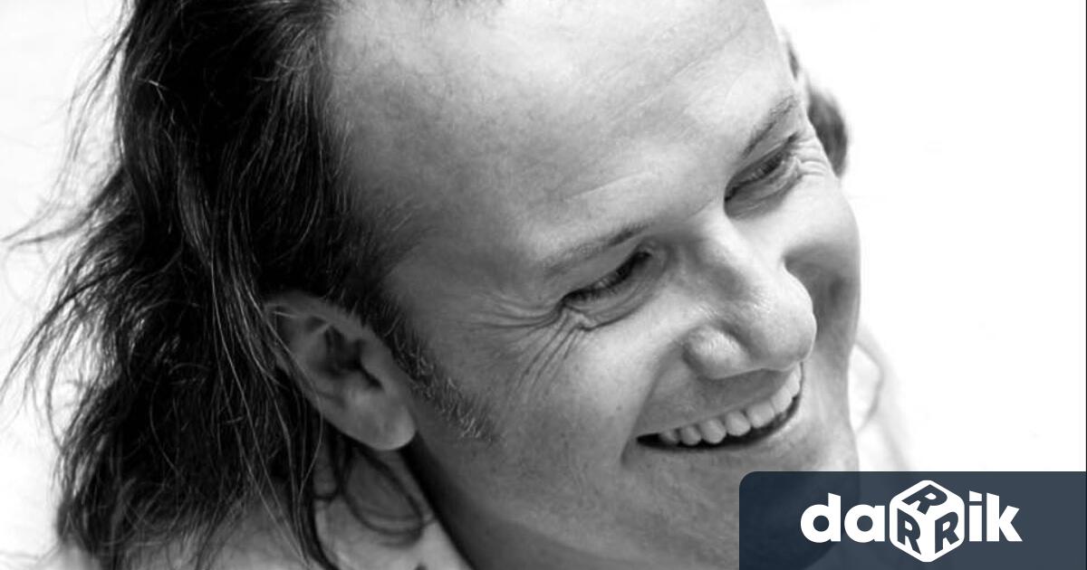 Моята оставка също е депозирана. Но тя има срок на