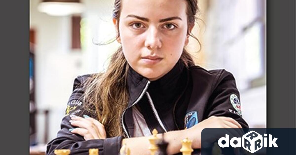 Международниятмайстор по шахмат за мъже и международен гросмайстор при жени,