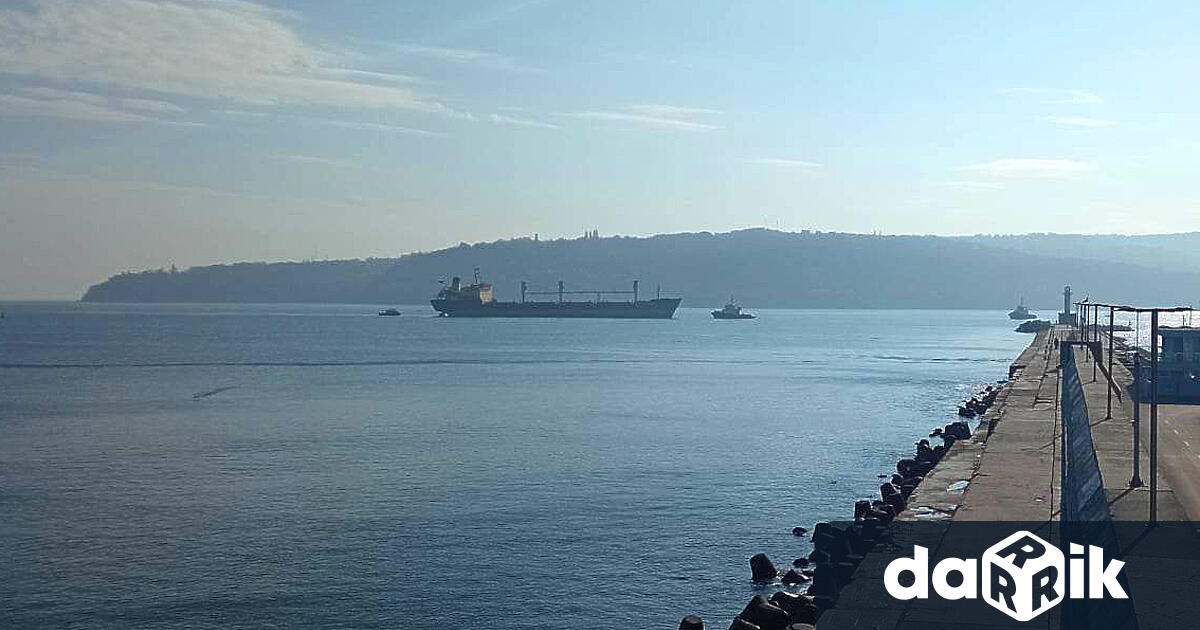 Товарният кораб Царевна“ пристигна във Варна след близо 9-месечен престой