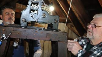 Започна профилактика на градския часовник в Русе намиращ се в