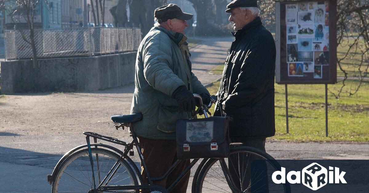 Увеличение на пенсиите на две стъпки през следващата година предвиждат