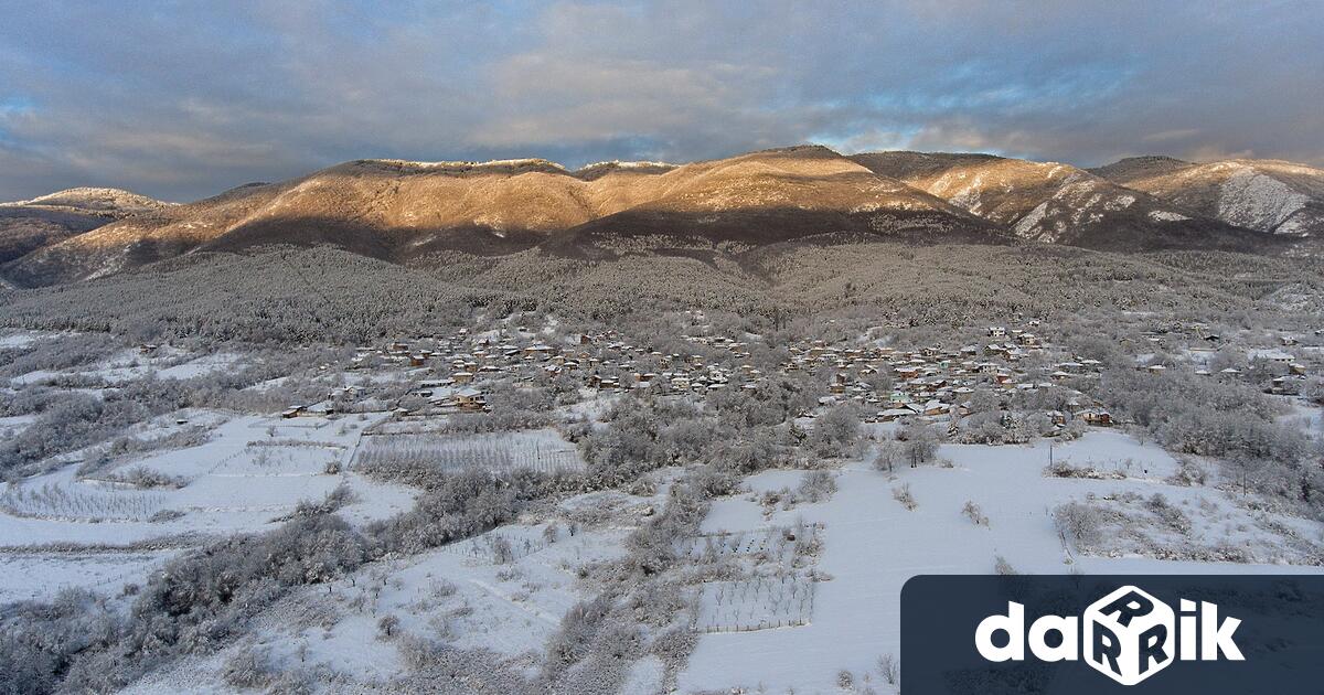 Жителите на селата Червен, Горнослав и Долнослав, Орешец и Добростан,