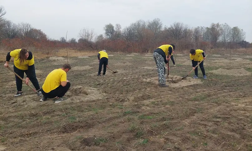 Студенти садиха гора по проект в село Райново