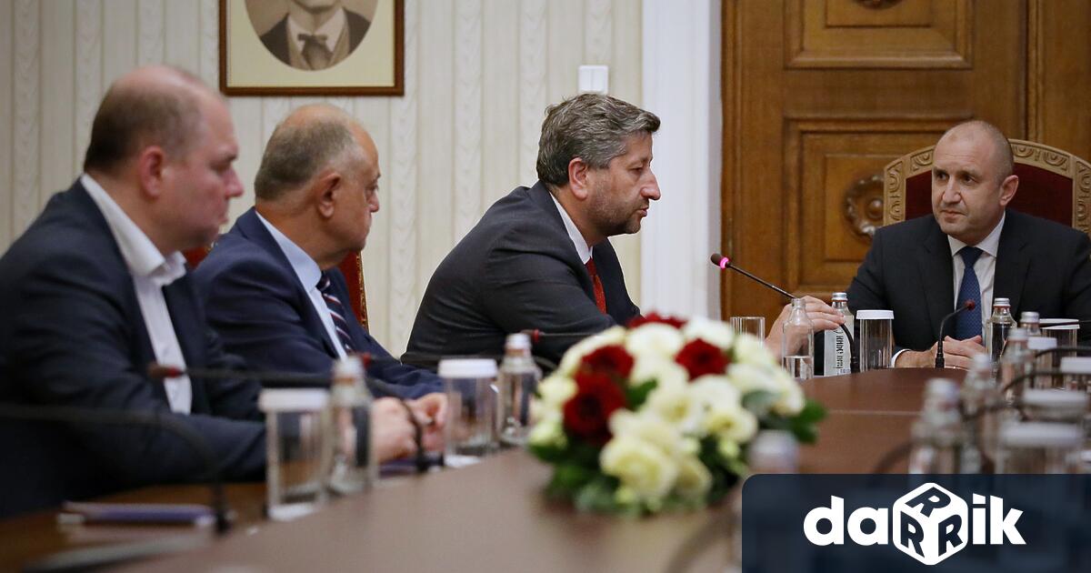 Ние трябваше да отидем на консултации при президента, но след