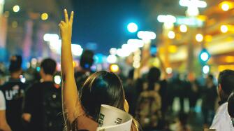 Стотици излязоха на антиправителствен протест по улиците на Лима с