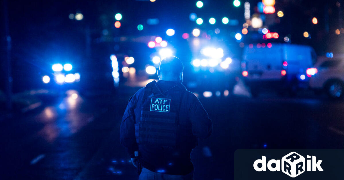 Въоръжен мъж е убил до 10 души в супермаркет Walmart