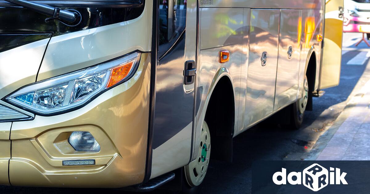 Най-малко 10 души бяха ранени при експлозия близо до автобусна