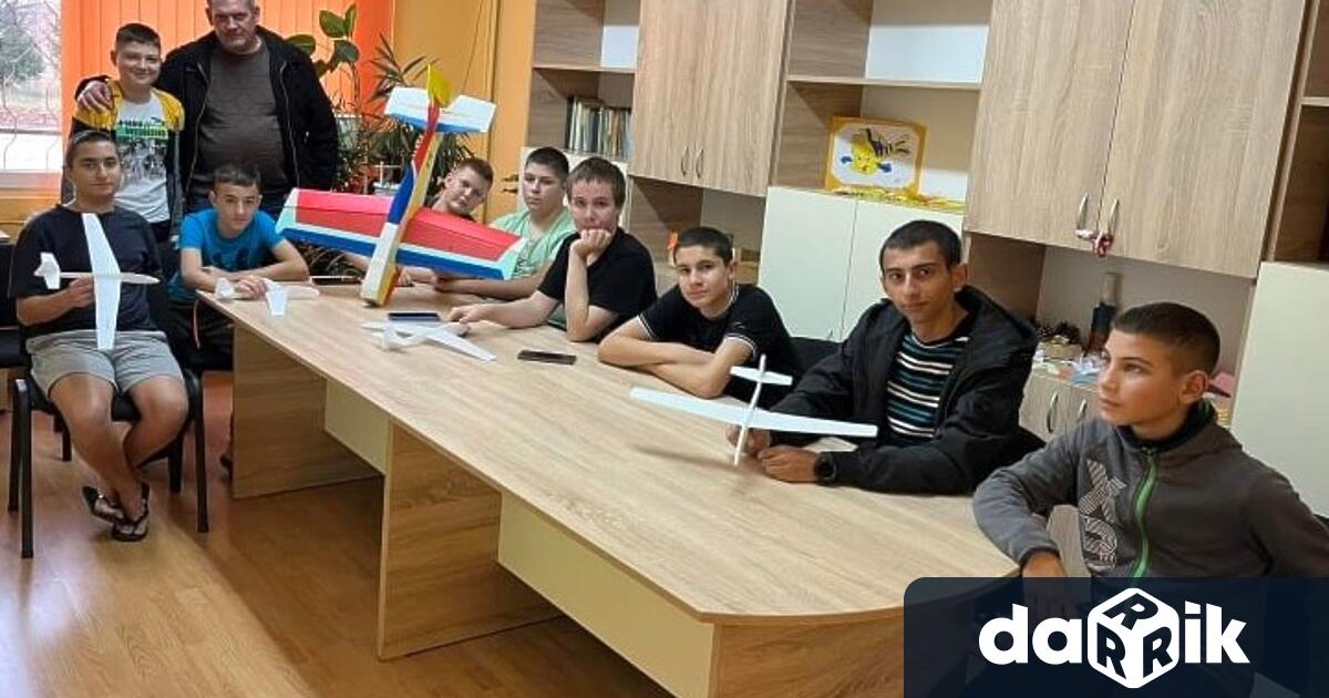Тийнейджъри от Средношколско общежитие Данаил Попов“ в Плевен ще се