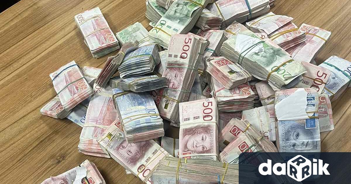 Недекларирана валута за над 635 000 лева откриха от отдел