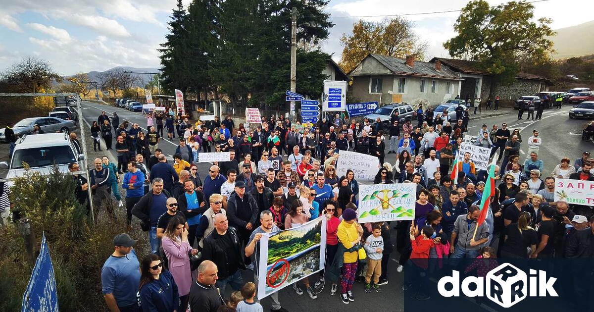 Над 500 души от селата Червен, Горнослав, Долнослав, Орешец и