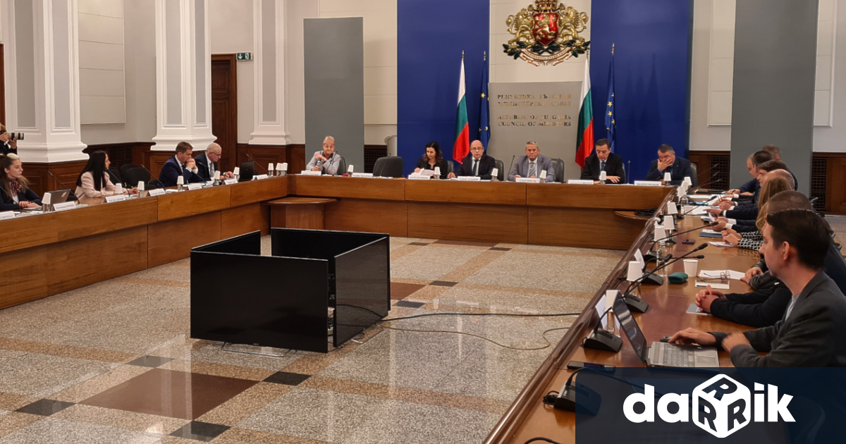 С обсъждане на Законопроект за изменение и допълнение на Кодекса