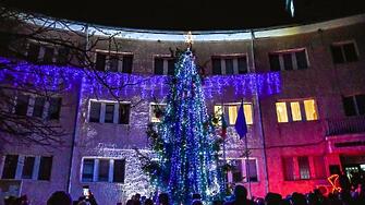 Коледната елха в Твърдица ще грейне в началото на месец