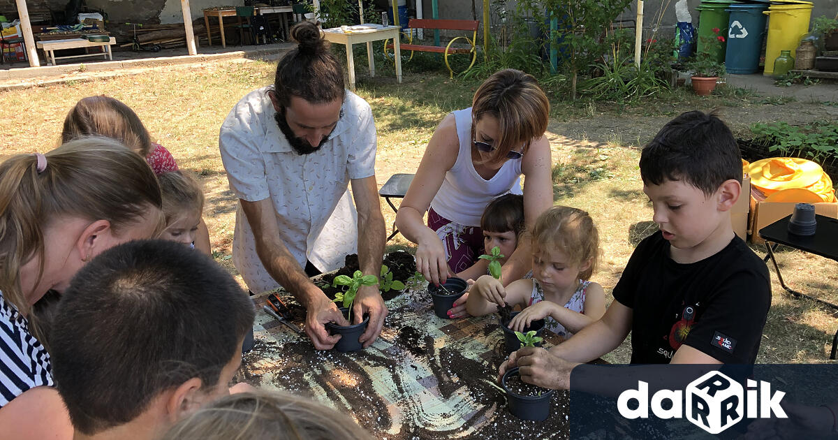 Приключи проект Детска бригада – лекции по пчеларство и градинарство