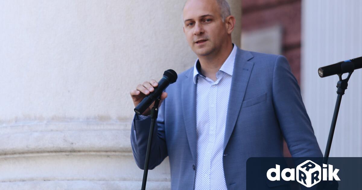 Културните институти не могат да бъдат трибуна на политическа пропаганда.