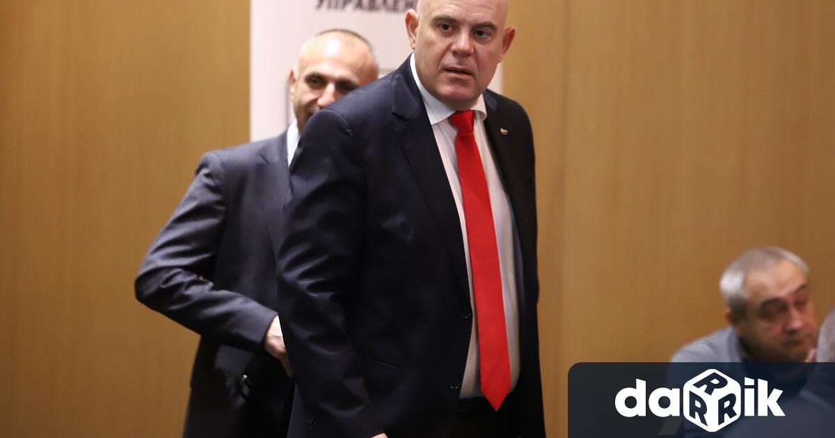 Главният прокурор Иван Гешев бил бесен от факта, че от