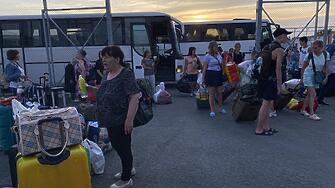 Повечето от настанените във фургоните в Елхово украински бежанци са