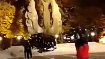 Младежите с джипове на паметника на Съединението вече са обвиняеми