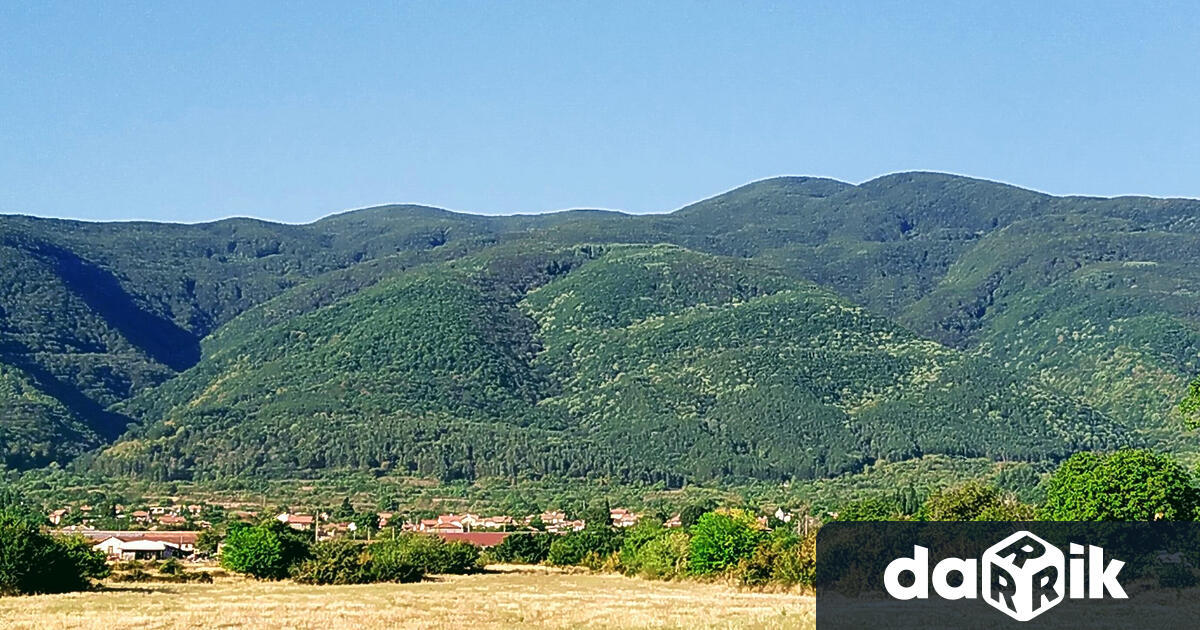 Поземлен имот и сграда, в които преди години е функционирало