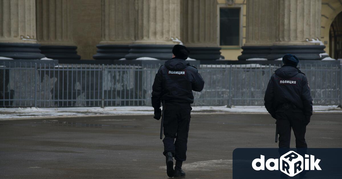 Неизвестен мъж откри стрелба близо до търговския център Славянски в