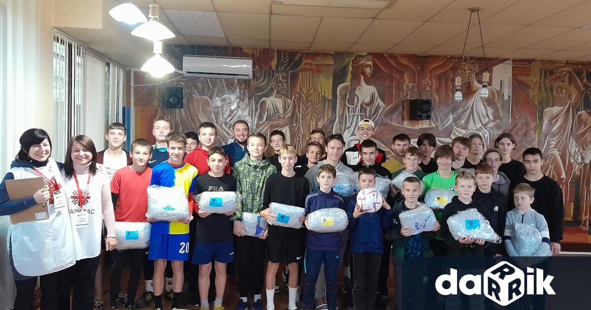 Два автомобила докараха в Рибарица от Русе близо 2 тона