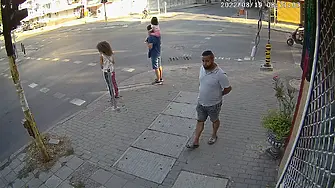 Издирват извършител на грабеж във Варна (СНИМКИ)