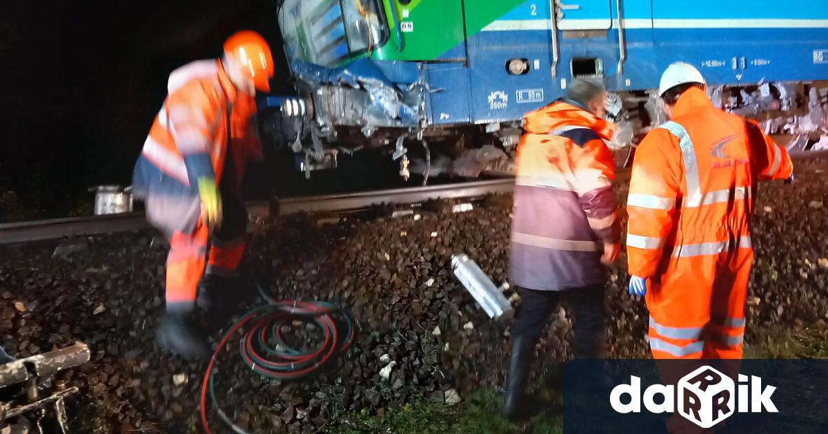 Машинистът на пътническия влак София-Бургас, който вчера се удари в