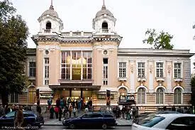 Коледният фестивал в Габровския театъра подарява билети за Лондон и други награди 