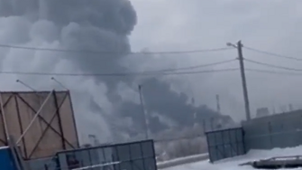 Пожар е избухнал рано тази сутрин в голям петролен склад