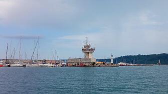 Старата рейдова кула на пристанище Варна изток ще бъде съборена Причината