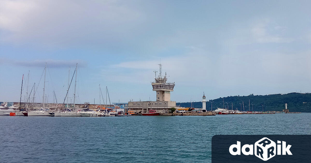 Старата рейдова кула на пристанище Варна-изток ще бъде съборена. Причината