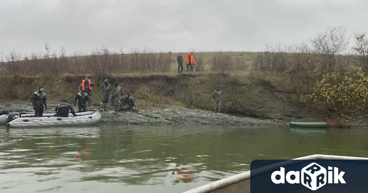 Продължава издирването на двамата рибари, изчезнали в Мандренското езеро край