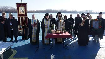 Никулден във Видин започва с тържествена света литургия в храма