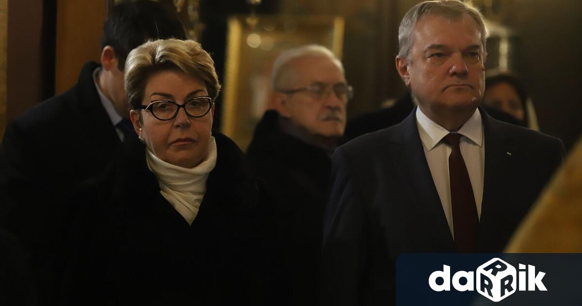 Протест пред Руската църква приклещи посланика на Русия в България