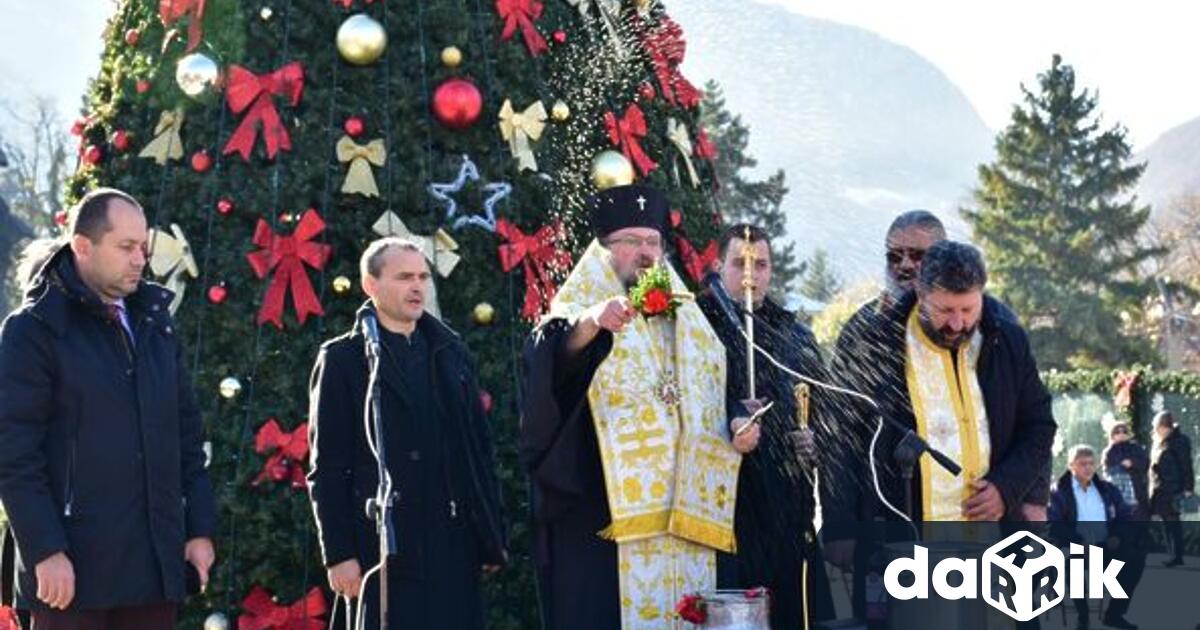 Община Враца продължава традицията големите празници да се честват на