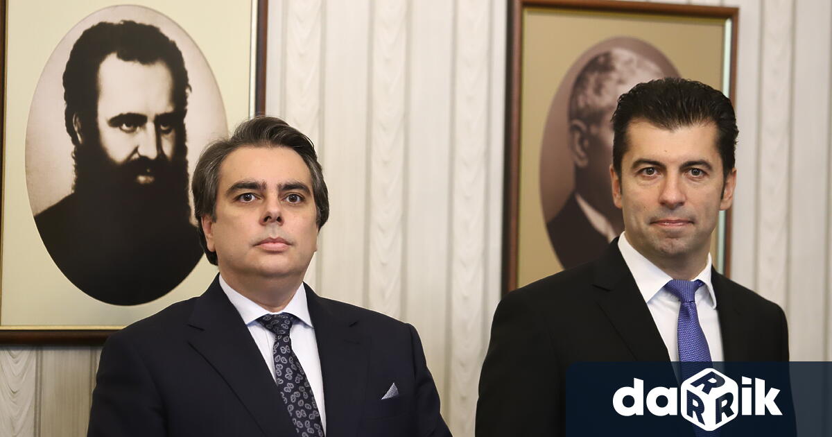 Според него българите са очаквали промяната отдавна, но са получили