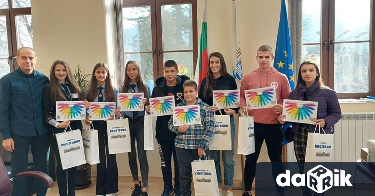 По повод Международния ден на доброволеца, кметът на Община Кюстендил