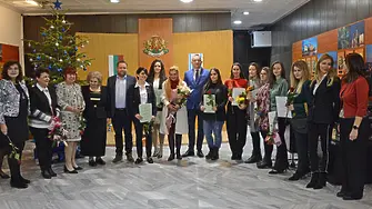Наградиха млади учители от Варна (СНИМКИ)