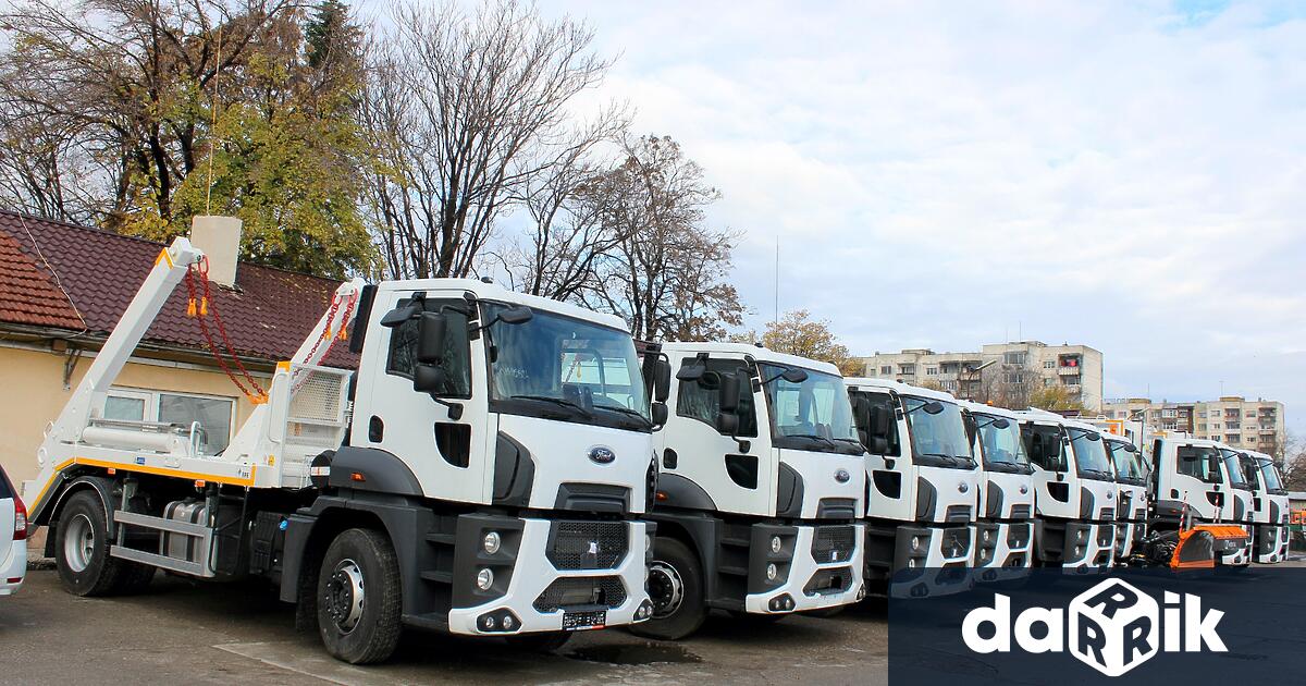 Осем специализирани машини допълват автопарка на Чистота“. Те са фабрично