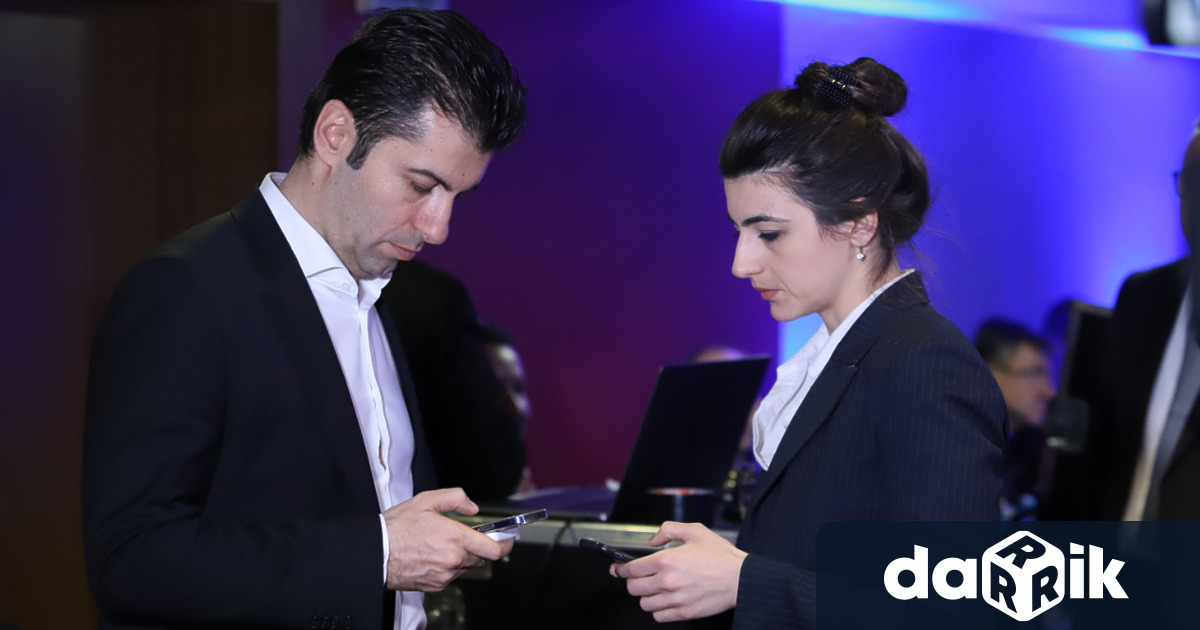 Кирил Петков, Асен Василев и Лена Бориславова не се явиха