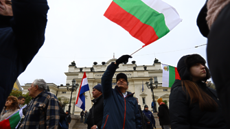 Еврото е смърт за българската икономика обезценяват се доходите и
