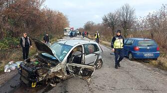 Четирима души са ранени при тежка катастрофа на пътя Хасково