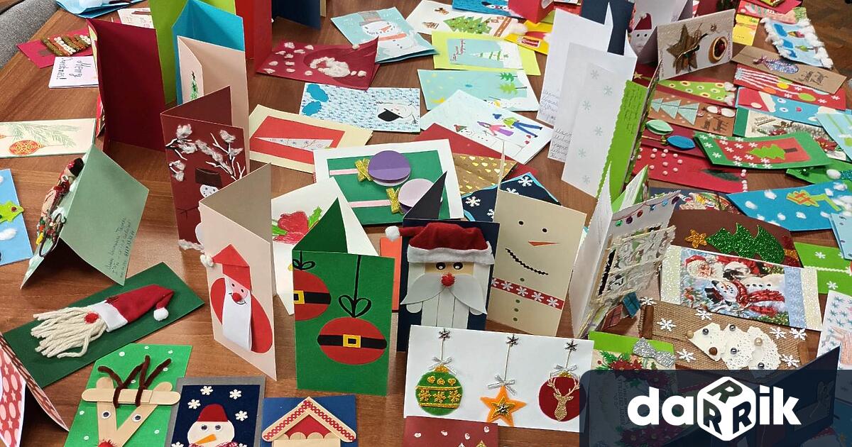 401 деца от Добрич участваха в конкурса за коледна картичка,