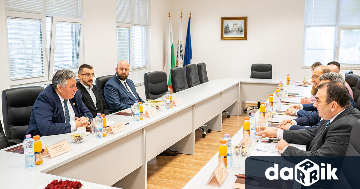 Ректорът на Тракийски университет - Стара Загора проф. д-р Добри