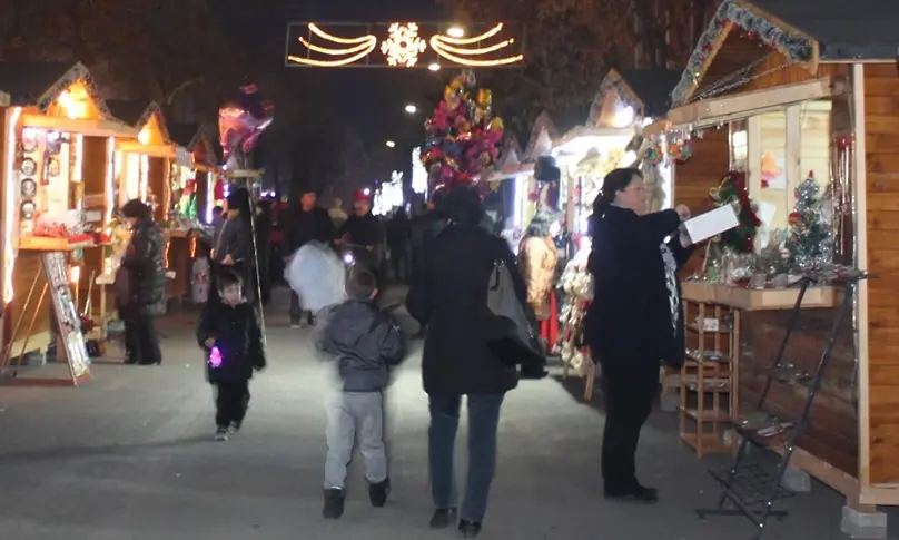 Откриват Коледния базар в Свиленград